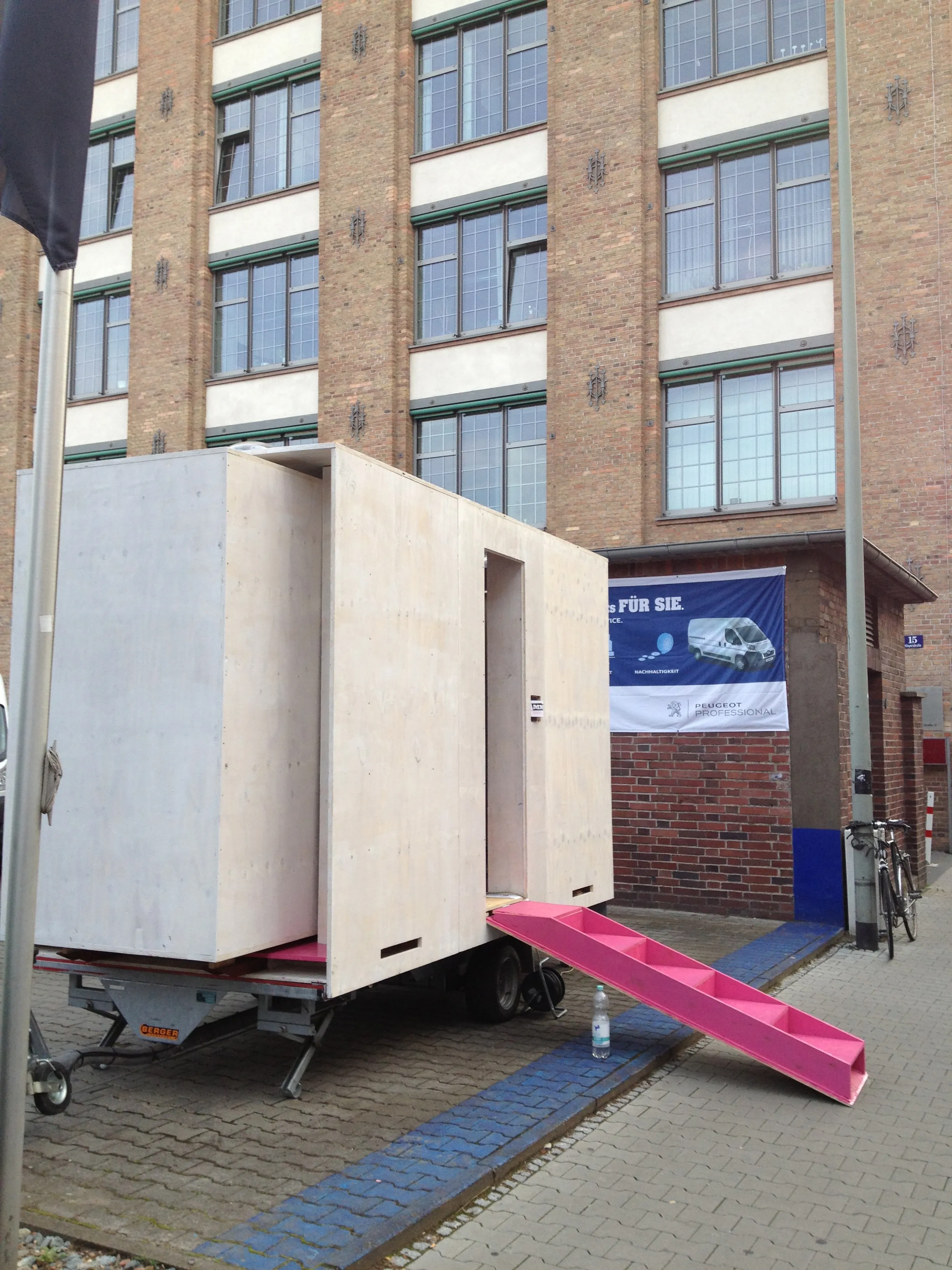 MOBILE BOX (MBX) — Mobiles Raumwerkzeug als interaktives Kunstprojekt · Frankfurt 2013, Bild 6